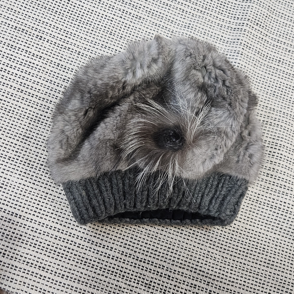 Luxury Real Fur Beanie with Satin Lining – Slate Grey Knit – Excellent Condition
